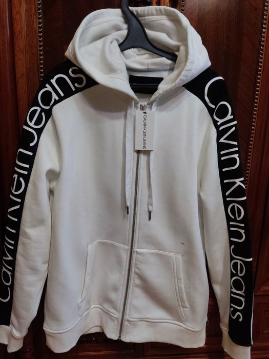 Продам толстовку мужскую Calvin Klein