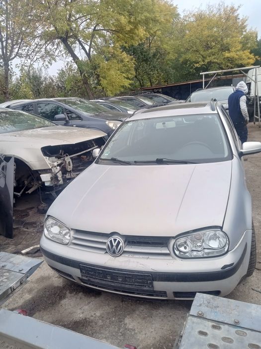 Dezmembrez Volkswagen Golf IV Combi