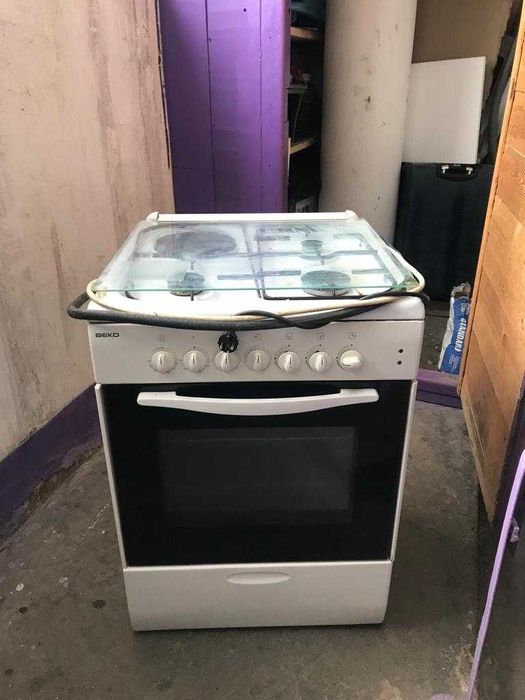 Продам газовую плиту