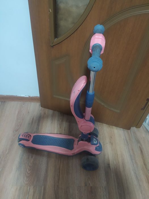 Продам самокат,осла и машинку