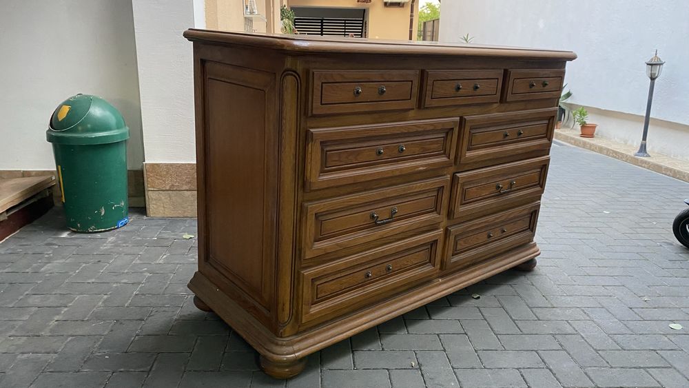 Mobilier lemn masiv
