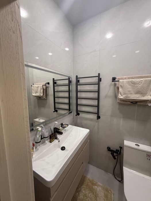 СРОЧНО Сдается 2 комнатная на Алмазар Сити!