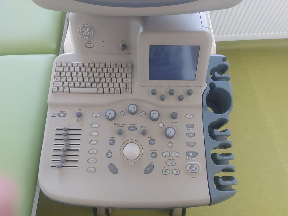 Vând Ecograf LogiqS6 stare bună, achiziționat din Germania, fără sonde