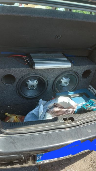 Subwoffer Jbl + amplificare decentă