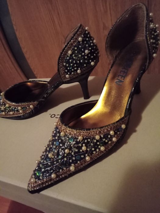 Pantof Lux cu Perle si Paiete Marime 37