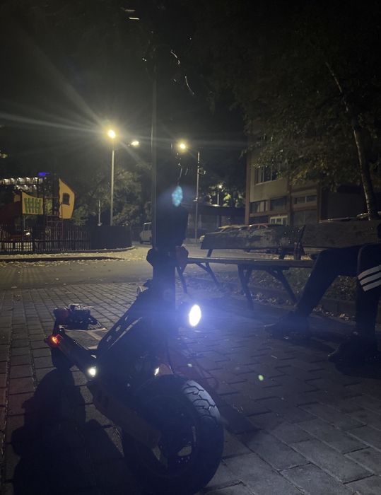 Продавам тротинедта c2max