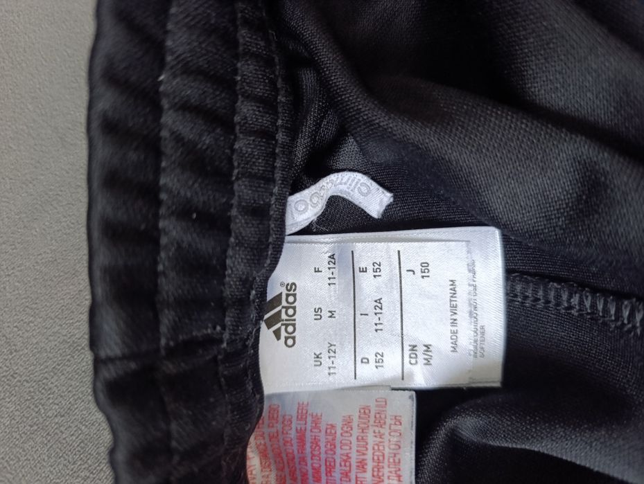 Анцуг Adidas - 2 бр.+4 бр.блузки