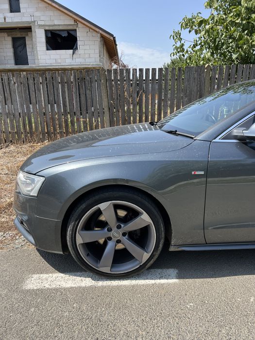 Dezmembrez Audi A5 facelift CGLC culoare LZ7S