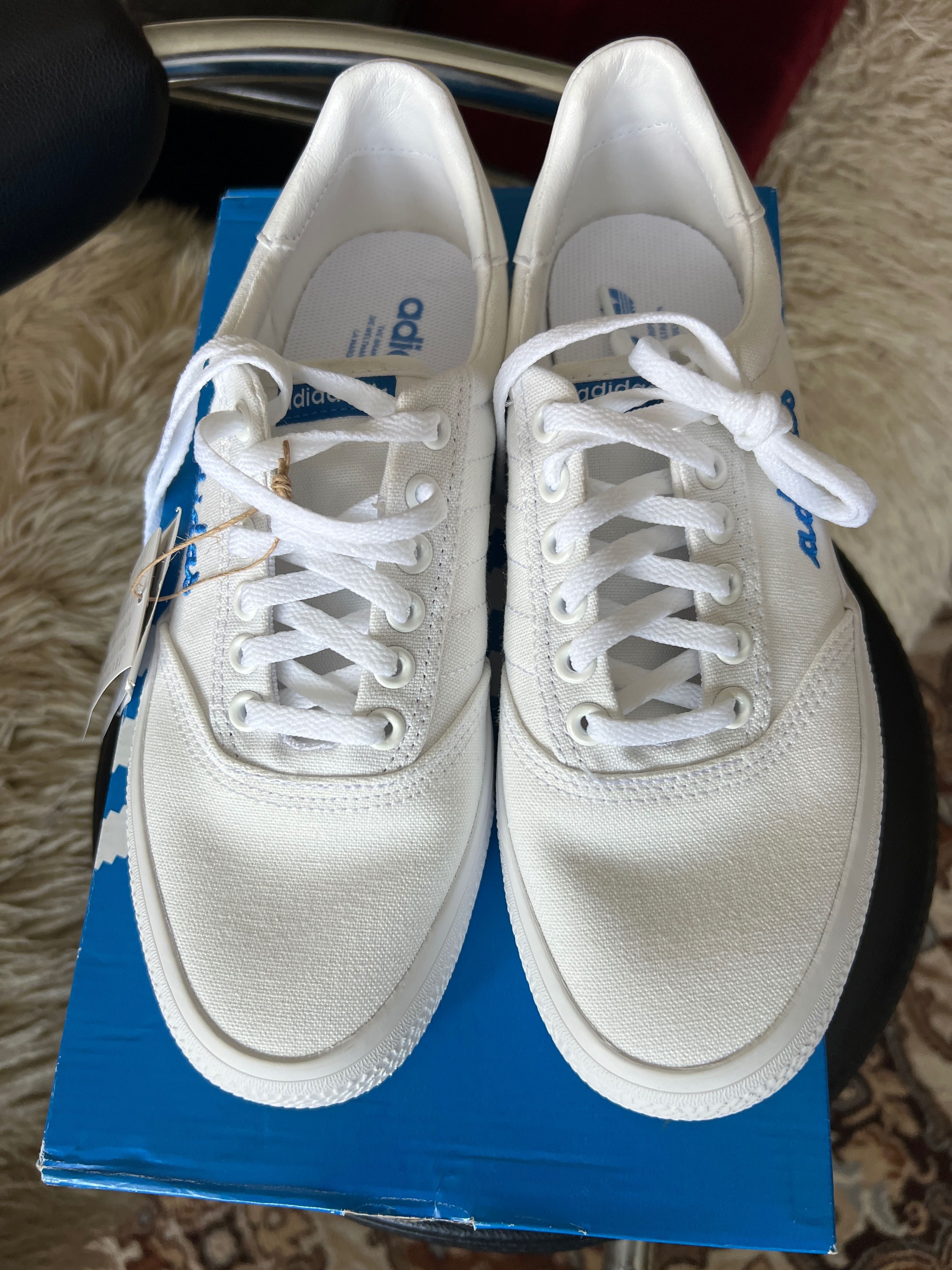 Кецове на Adidas