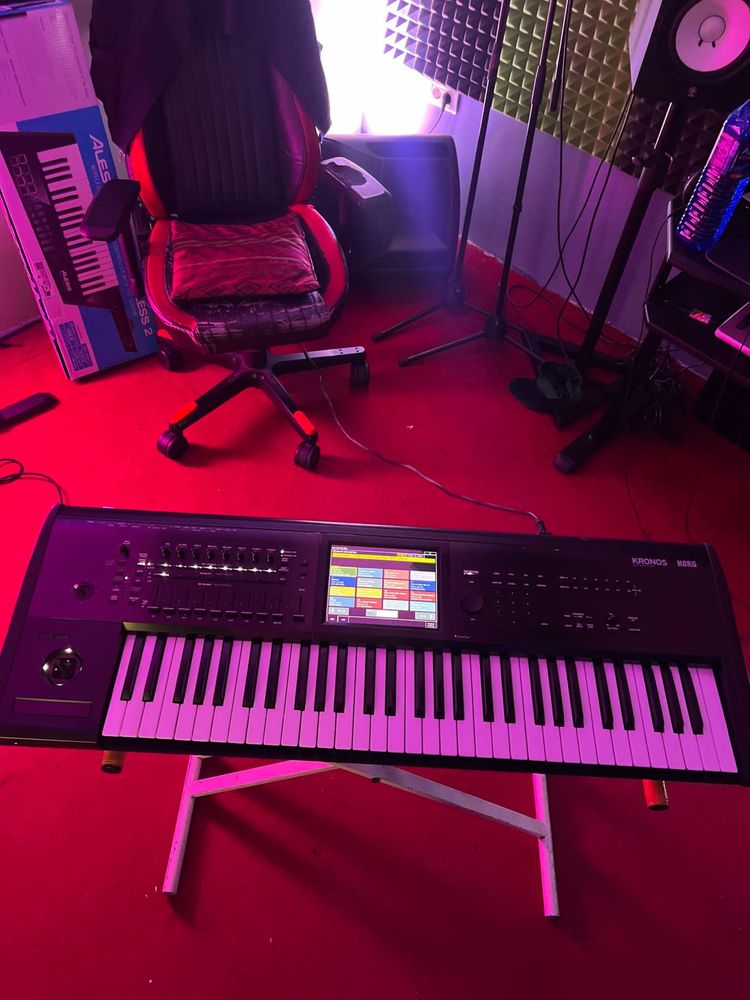 Korg kronos 2 61 keys
