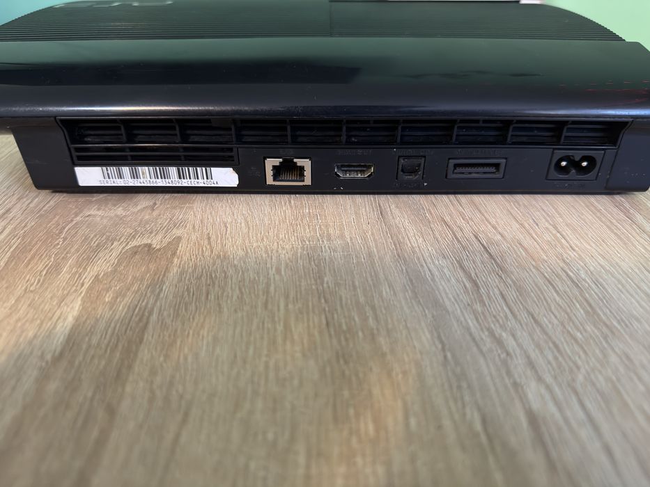 Playstation 3 cu 2 jocuri in stare excelentă