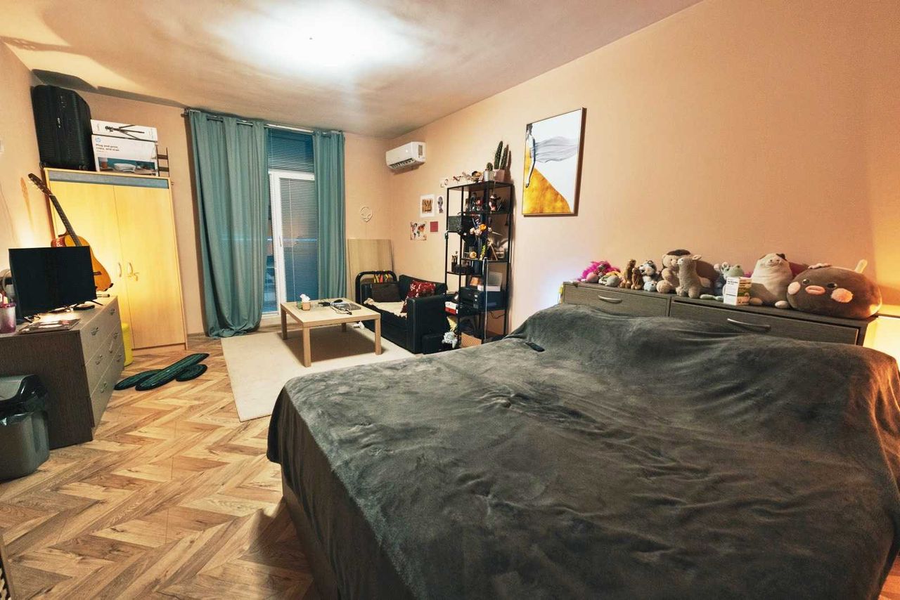 Продава се Тристаен апартамент в София, Студентски град - 105 кв.м за 2286 €/кв.м - Снимка #2
