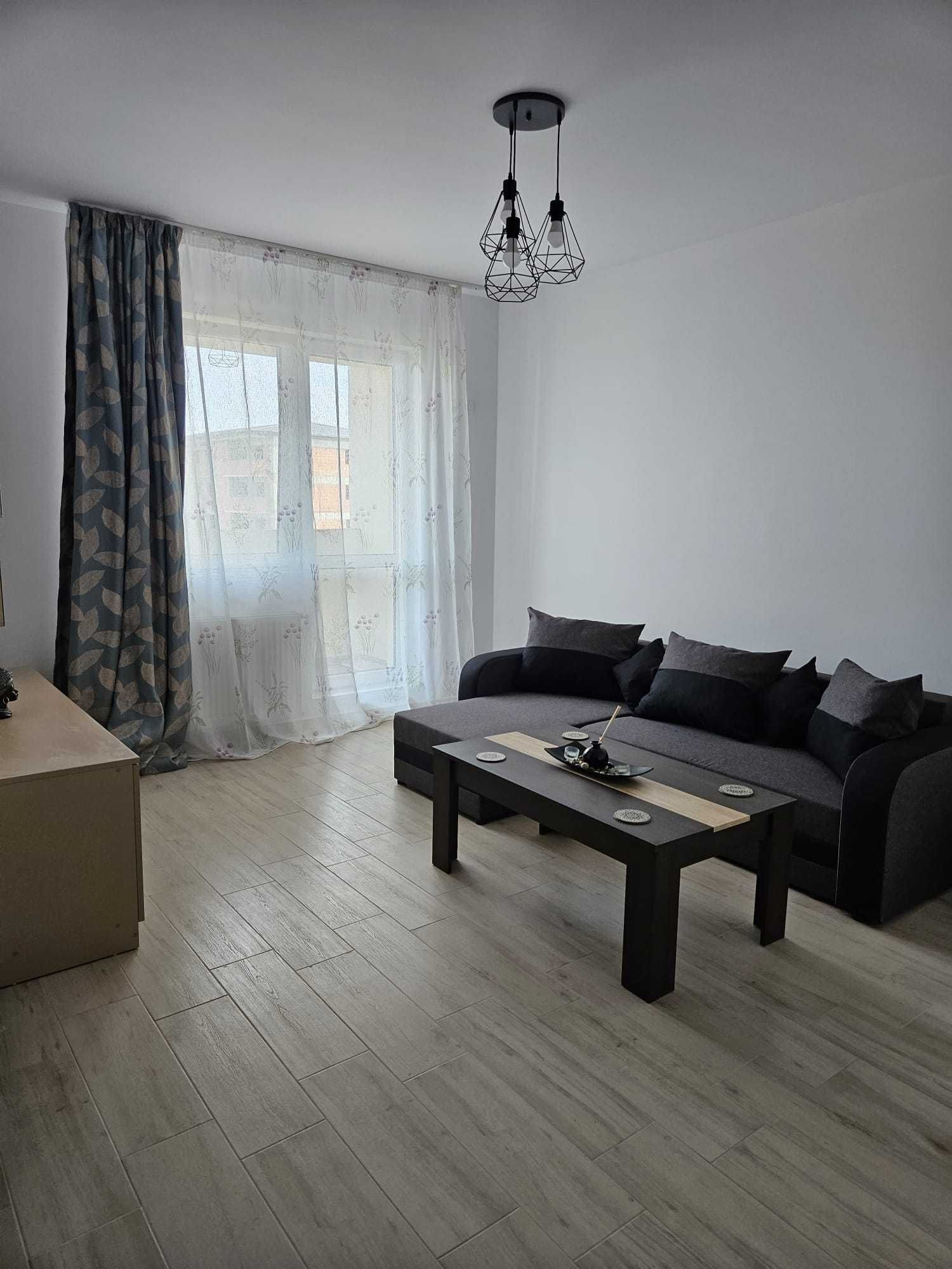 Garsoniera zona Aparatorii Patriei Metalurgiei, loc de parcare inclus