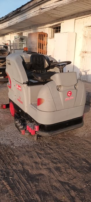 Mașină de spălat pardoseli Comac