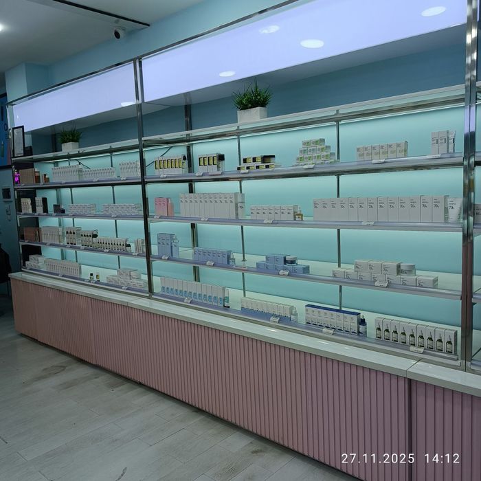 Продаю торговые стеллажи для магазина