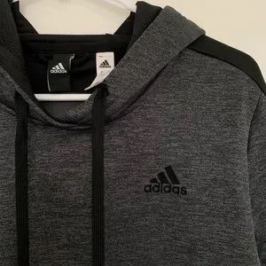 сив суичър Adidas с полар и с качулка, джобове и дупки за палеца