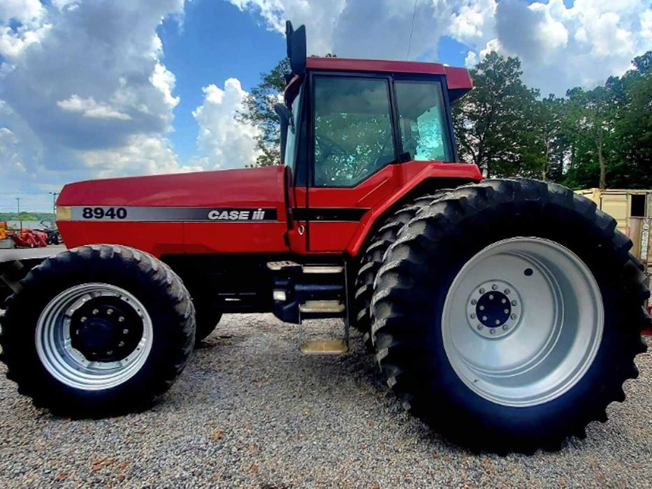 Трактор колесный Case IH 8940