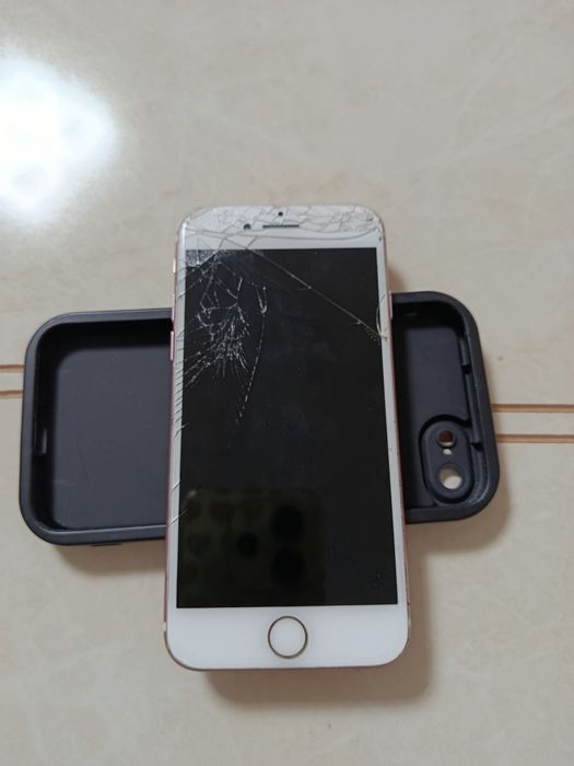 Iphone 7 ekran ketgan