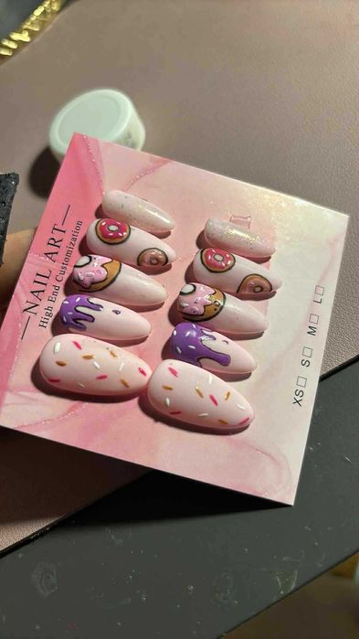 Изкуствени нокти