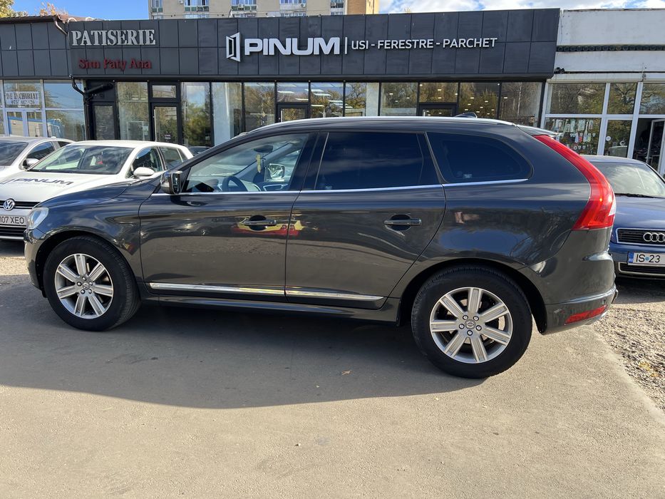 Volvo XC60 2016 • Automat • Momentum • Distribuție făcută • Piele