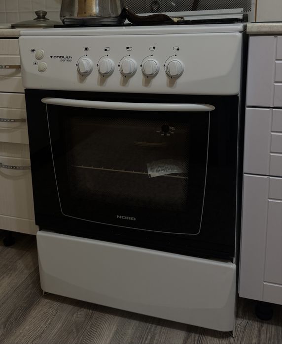 Продаем газовую плиту