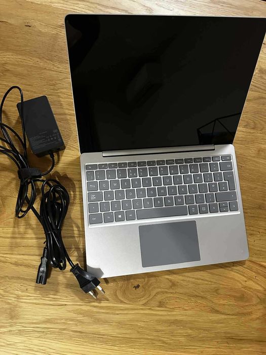 Microsoft Surface Laptop Go Touchscreen i5 10th