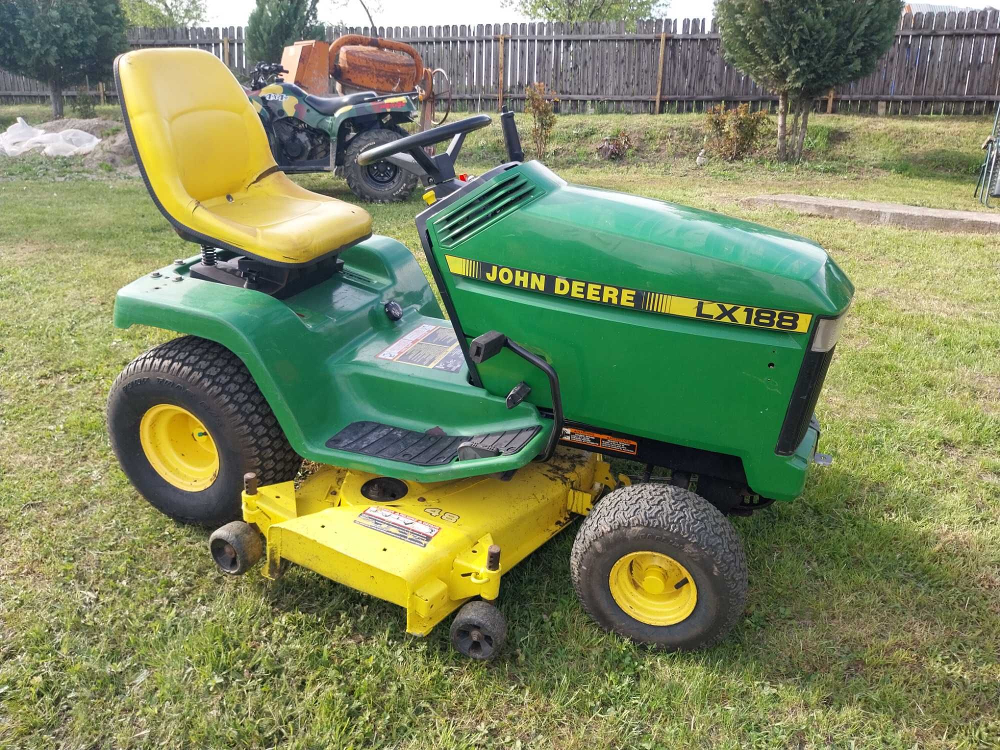 Tractoras gazon jonh deere