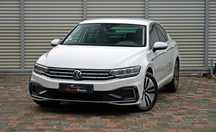 Volkswagen Passat Virtual Cockpit/Distronic/Alcantara+piele bej/Scaune incalzite/Webasto