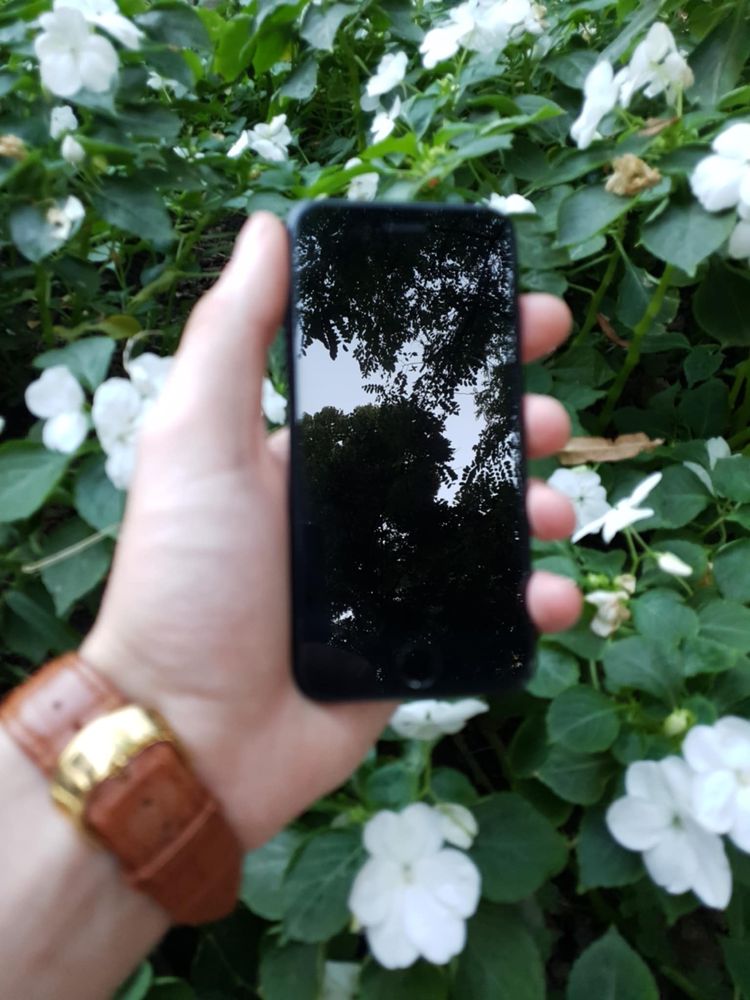 Гаранция/При интерес, МОЛЯ обадете се iPhone SE2020