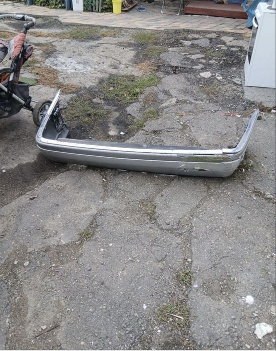 Продам задний бампер от мерседес 202