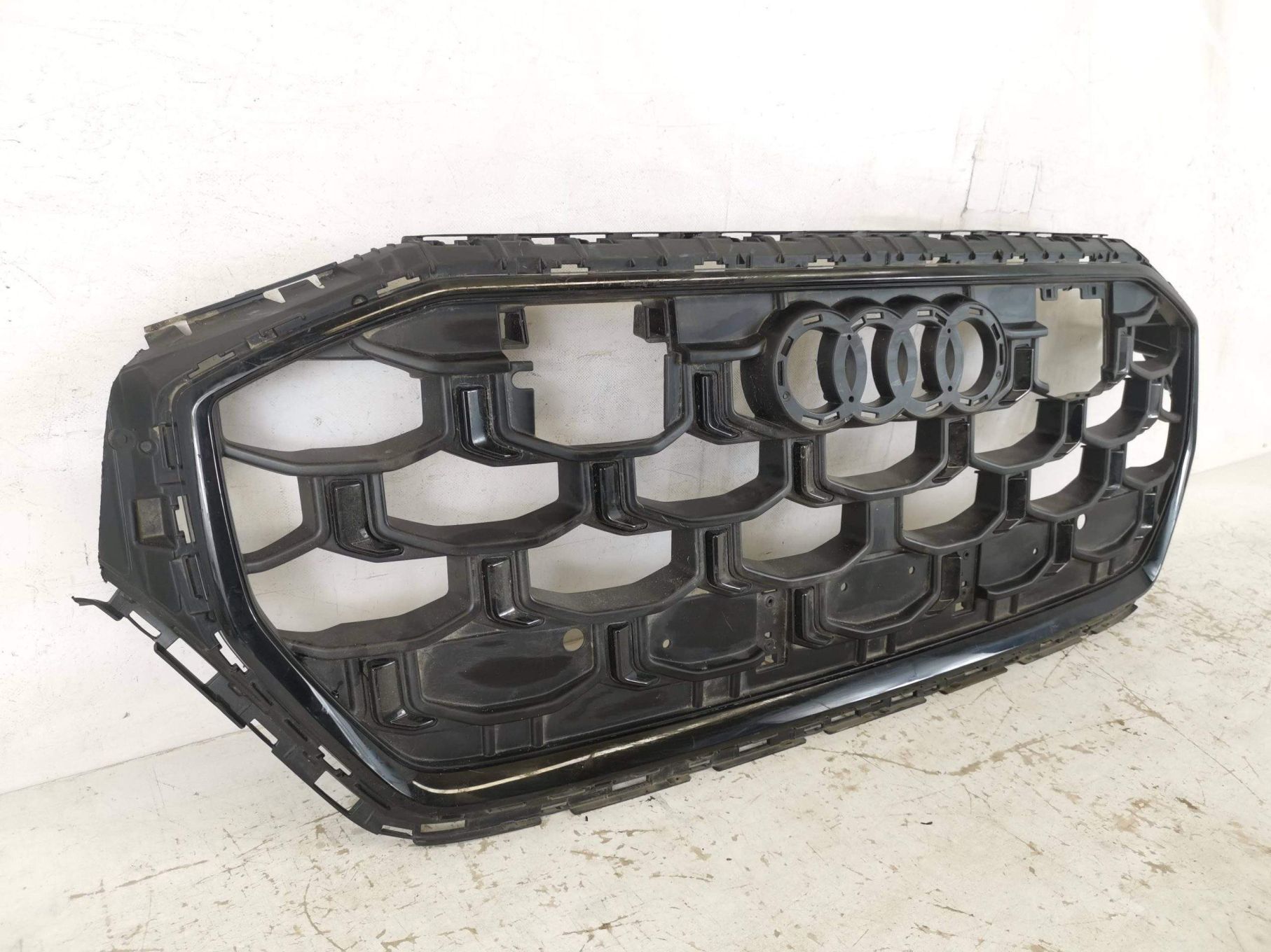 Grila Radiator Audi Q8 1 2018 2019 2020 2021 2022 Originala Avariata