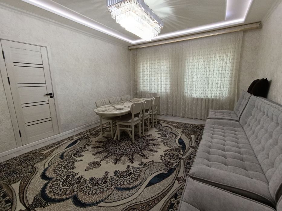 Участок 6 соток с двухэтажным домом 10 комнат Бектемир