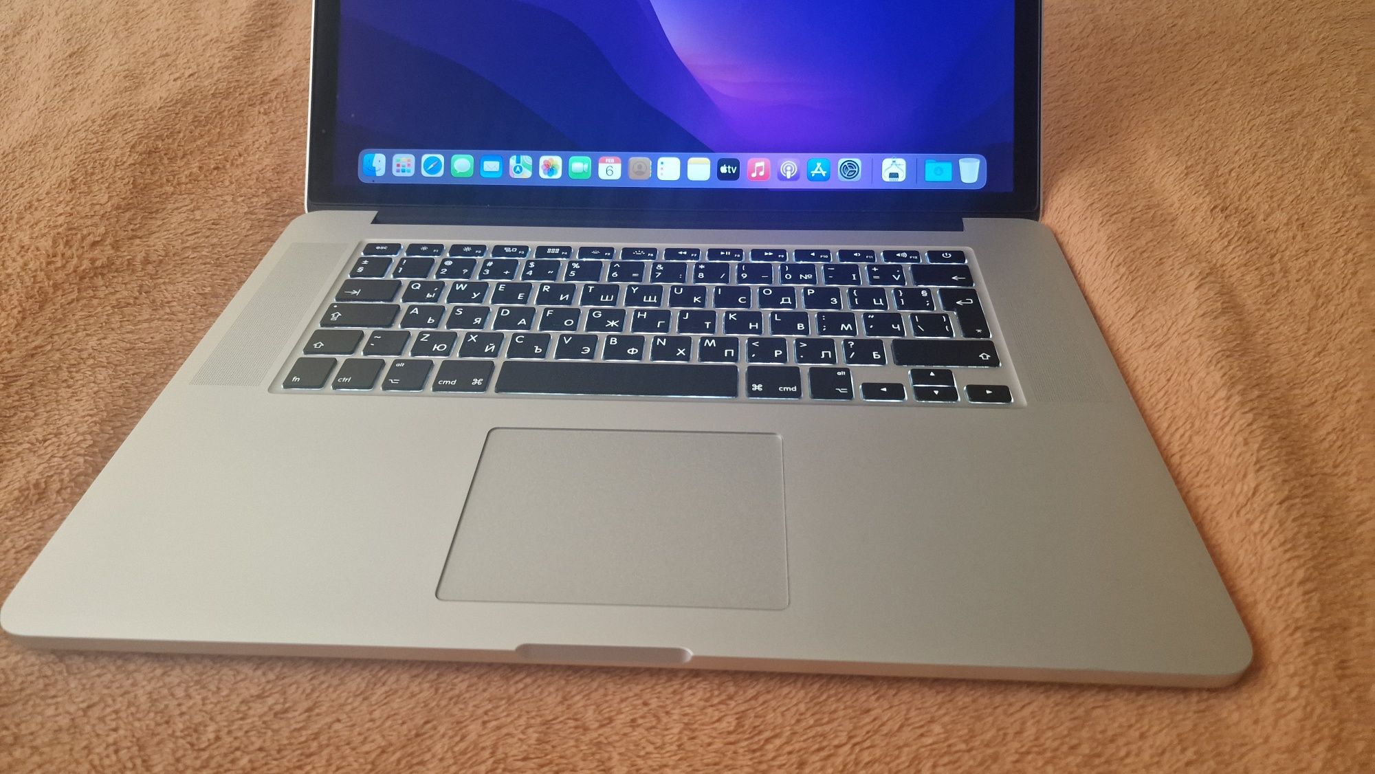 Macbook Pro 15.4" A1398 2015 i7 16gb ram 256gb ssd
