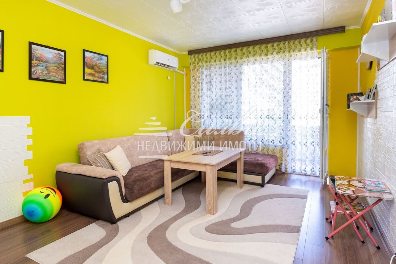 Продава се Тристаен апартамент в Велики Преслав - 78 кв.м за 0 €/кв.м - Снимка #10