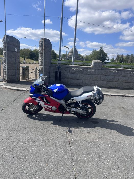 Motocicleta Honda CBR 600