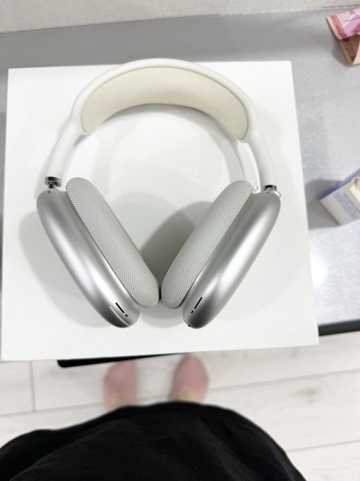 Продаю наушники Airpods Max