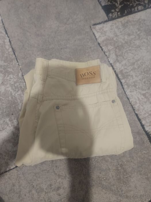 Blugi Hugo boss mărimea L-Xl