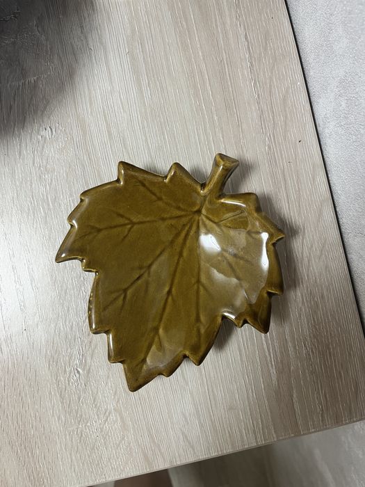 Подставка листочек