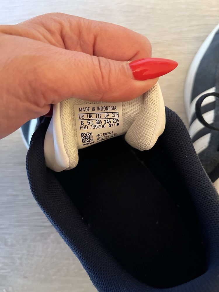 Маратонки оригинални. Nike u Adidas