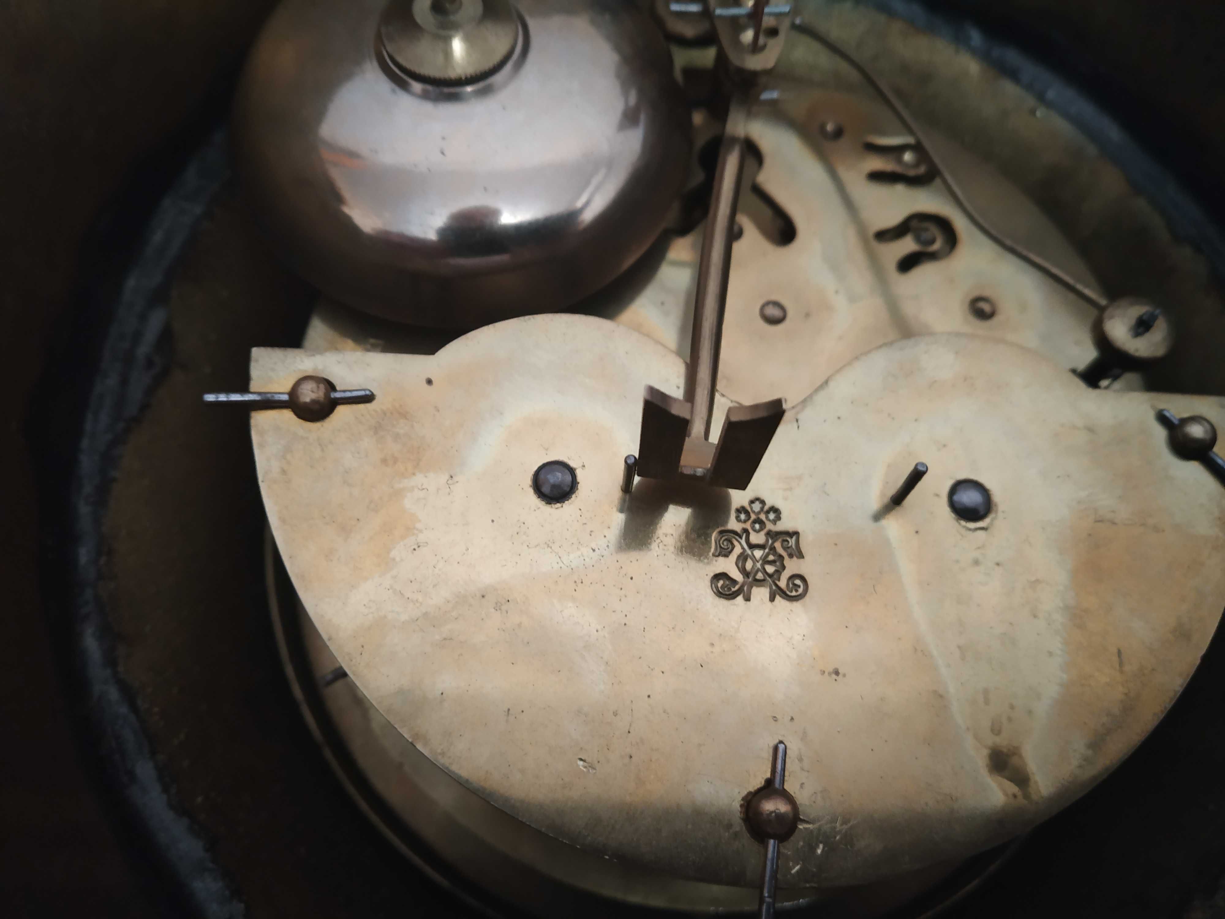 Настенные бронзовые часы. ХIХ век. Франция.