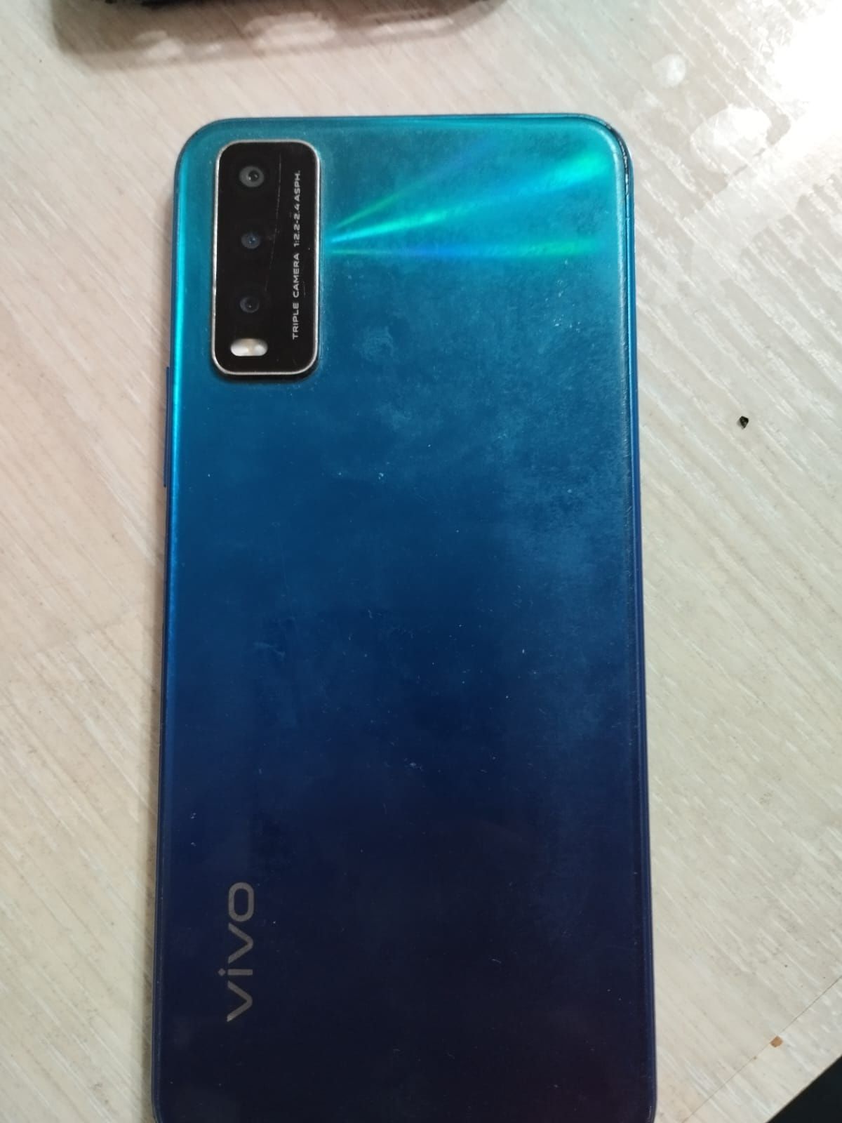 Продам телефон vivo y20