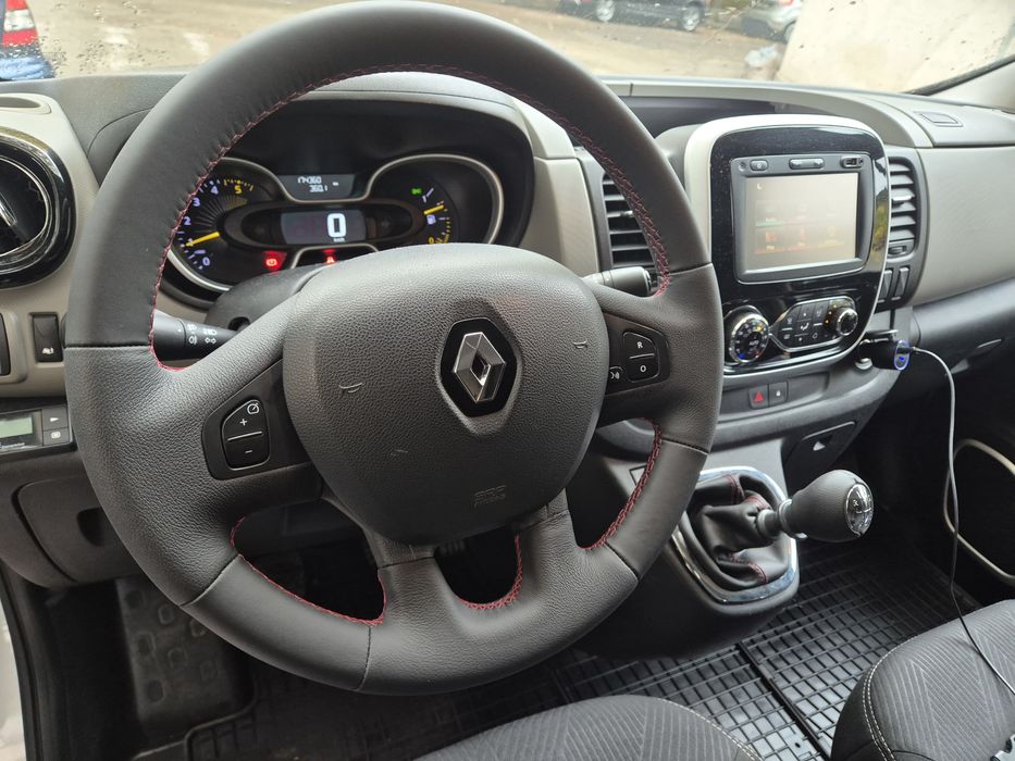 Renault Trafic 1,6 diesel 145cp 2017 / 174.000 km 3 locuri extralung