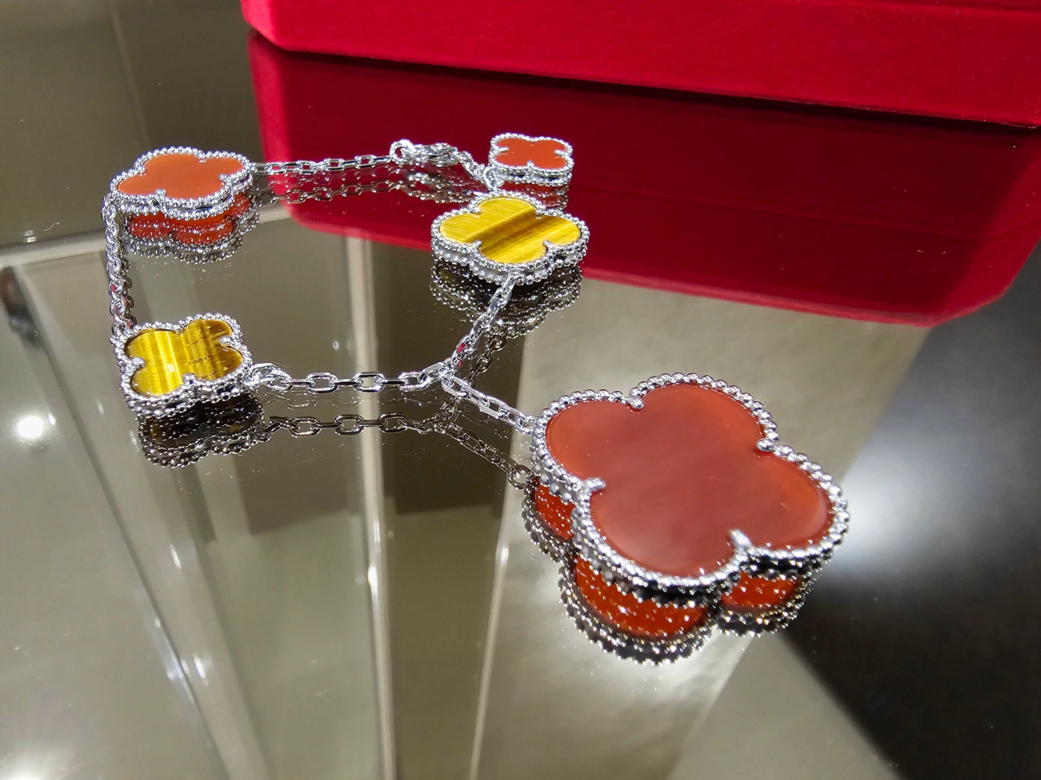 Van Cleef & Arpels VCA 5 Silver Magic Alhambra Red Tiger's Eye Гривна