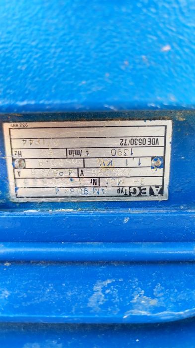 Vând mașină de tocat carne