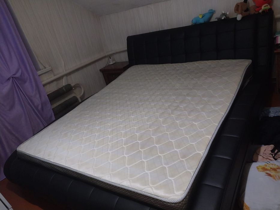 Продам кровать двухспальную