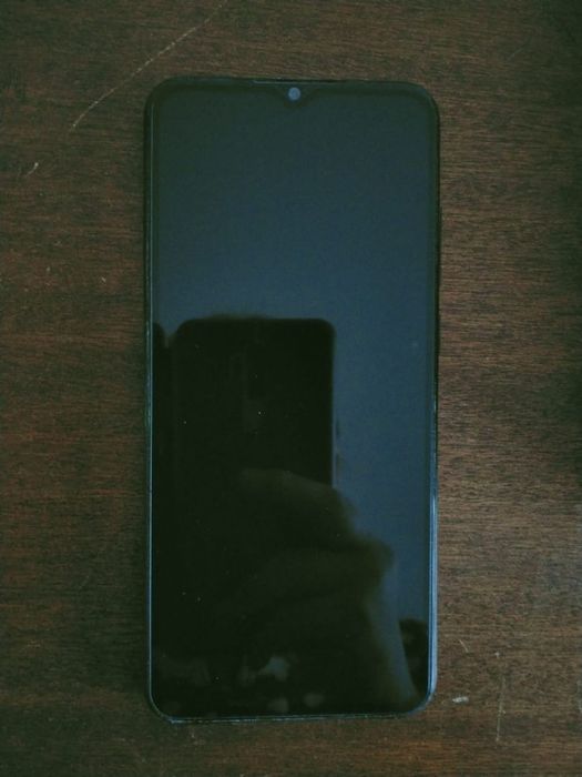 продам телефон срочно