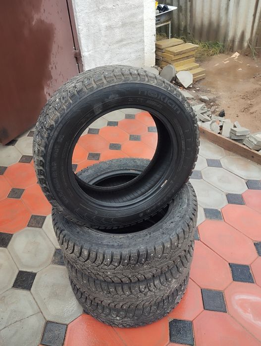 Продам зимнии покрышки