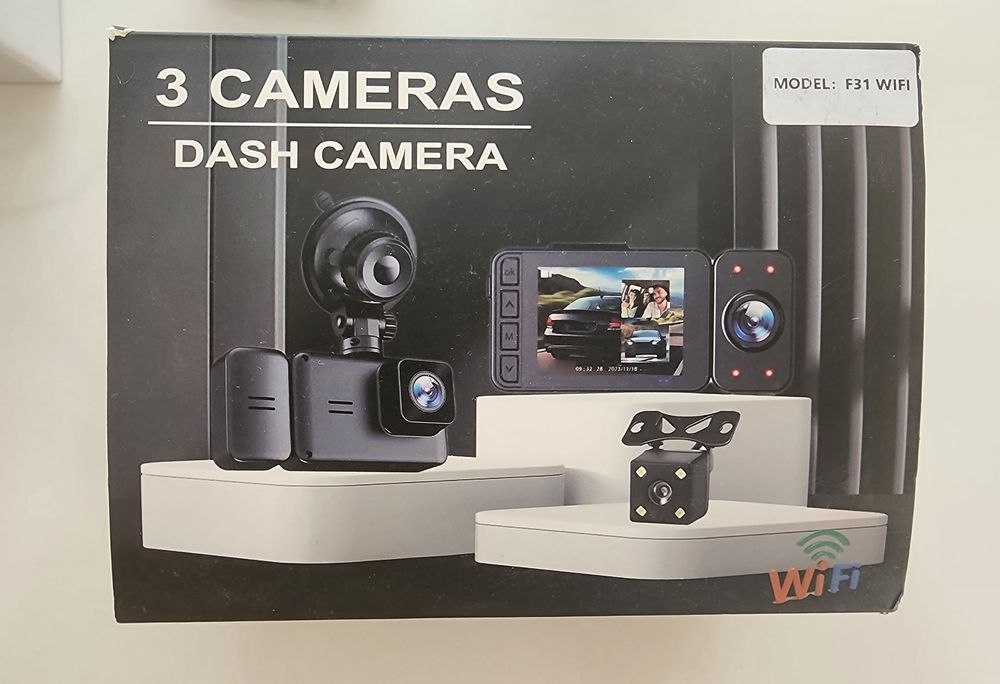 Видеорегистратор, абсолютно новый, в подарок флешка 32 гб, цена 15000