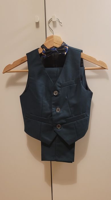 Costum pentru serbare, 5 ani, NOU, fara eticheta