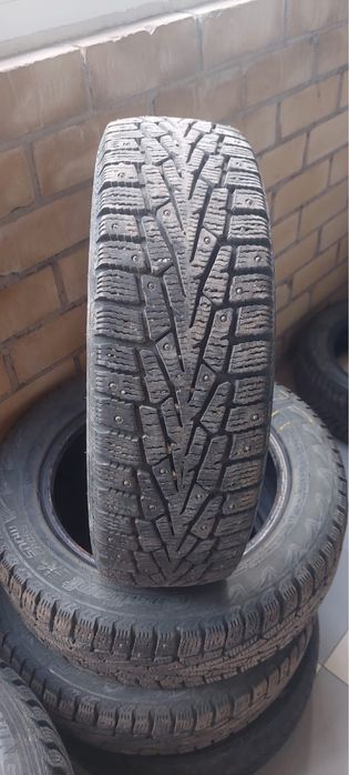Продам 4 зимние шины